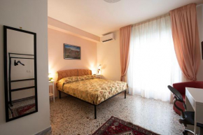 Vomero Room